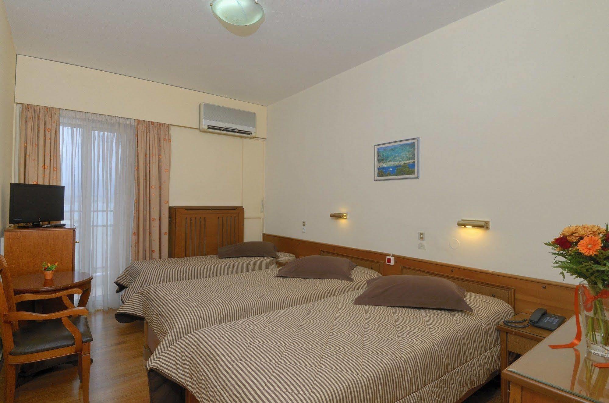 Hotel Nefeli Volos Bagian luar foto