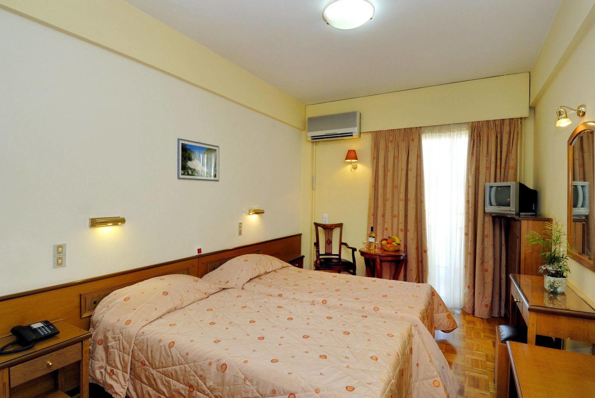 Hotel Nefeli Volos Bagian luar foto